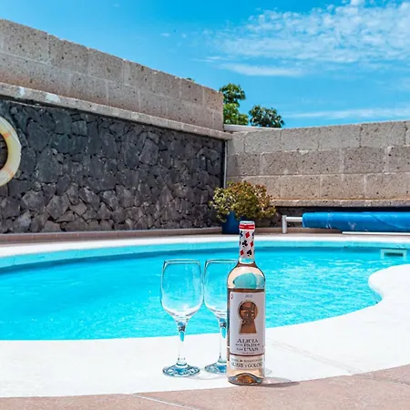 With Pool In Madronal Fanabe, Villa