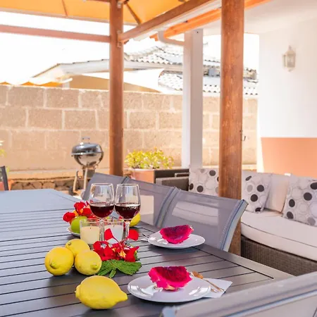 With Pool In Madronal Fanabe, *